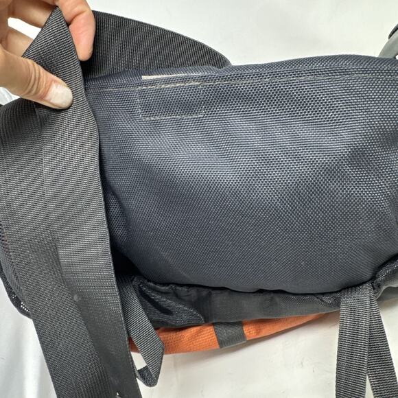 The North Face Meteor 30 Backpack Orange W/ Rain cover Hiking Backpacking - Picture 7 of 8